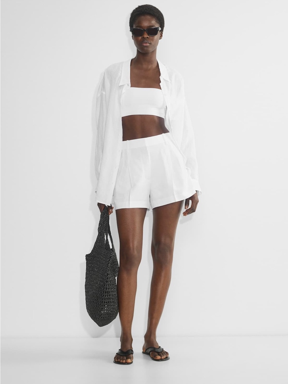 Aritzia Effortless Shortโข Curve-fit Mini - CruiseLinenโข 10